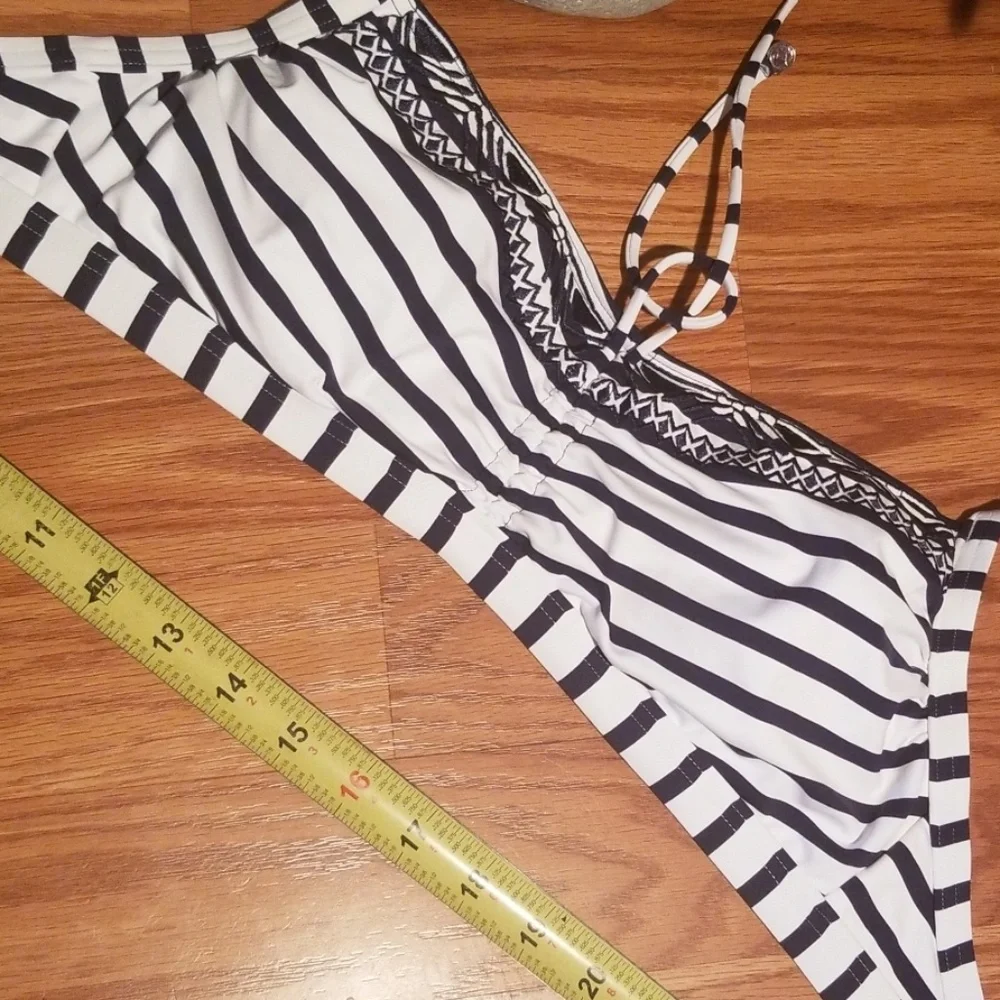 Lands end‎ swim top 4
